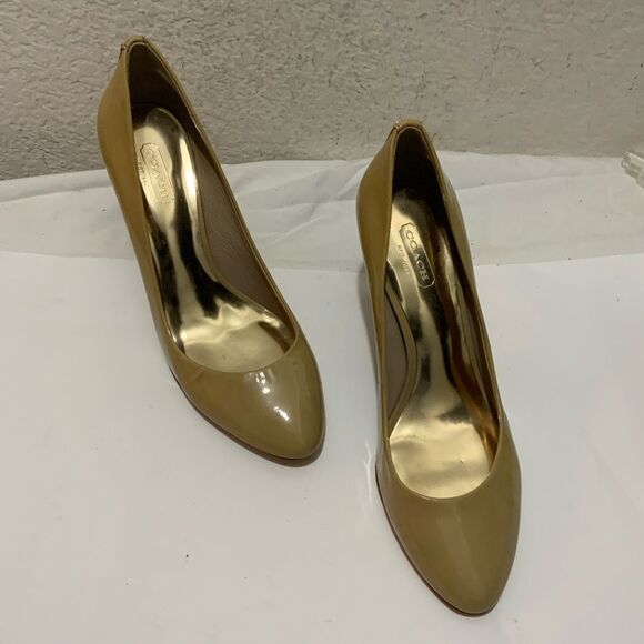 Coach New York Grand patent beige kitten heel pointy toe pumps heels Size 8 B - Picture 2 of 14